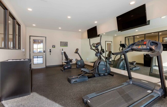 Building Photo - Furnished Studio-Chandler