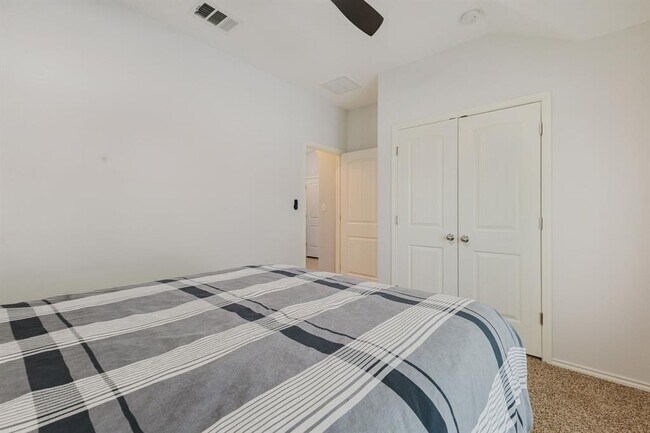 Building Photo - 2292 Intrepid Dr