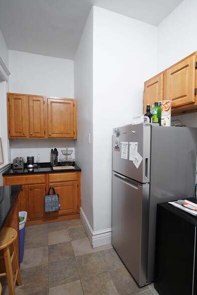Building Photo - 1109 Boylston St