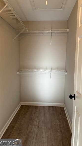 Building Photo - 233 Sunview Dr