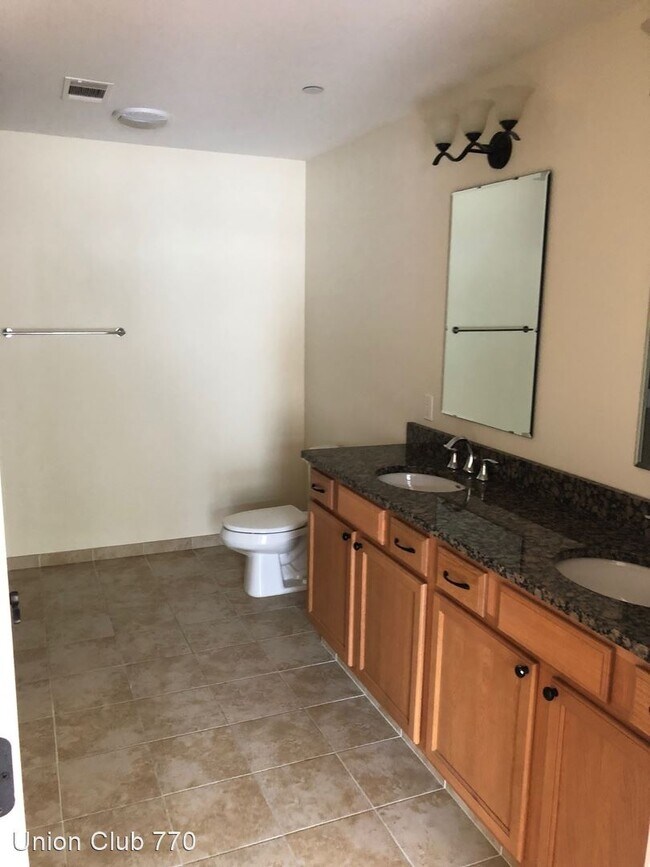 Building Photo - 2340 Lafayette Ave