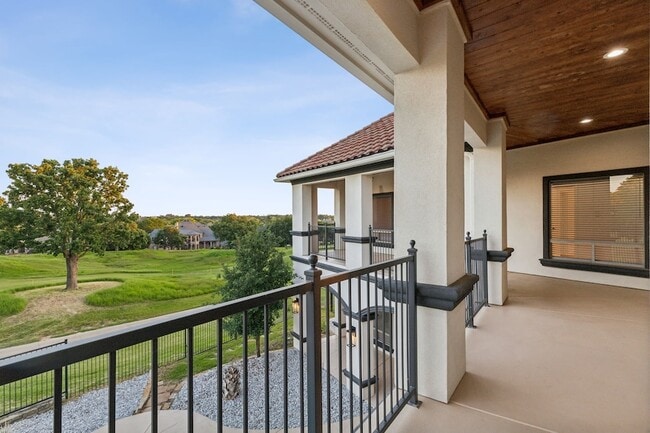 Building Photo - 1229 Strathmore Dr