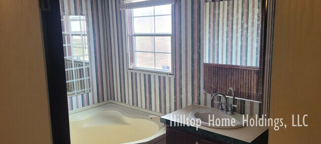 Building Photo - 69 Hilltop Rd