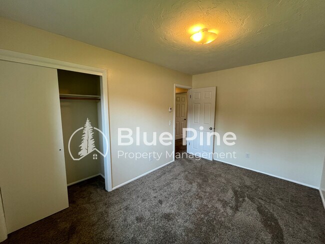 Building Photo - 2409 Briarcliff Ave