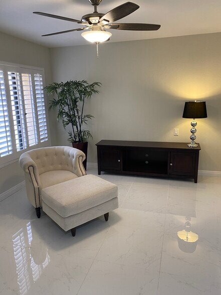 Building Photo - 41662 Aventine Ct