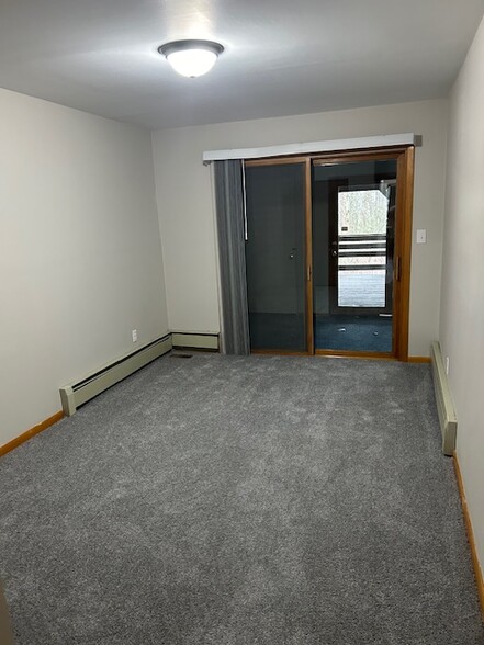 Building Photo - 6050 OH-14