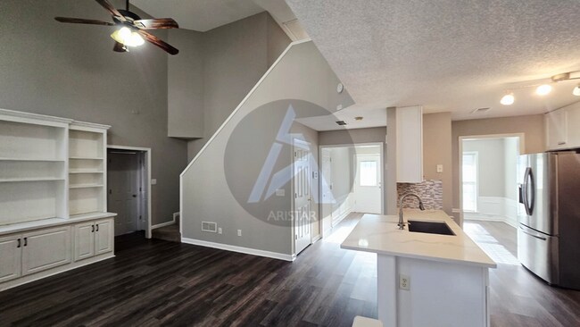 Building Photo - 2106 Clearvista Dr NW