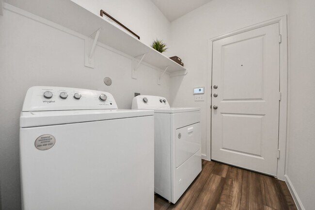 Building Photo - 1802 Corsica Crk Ln