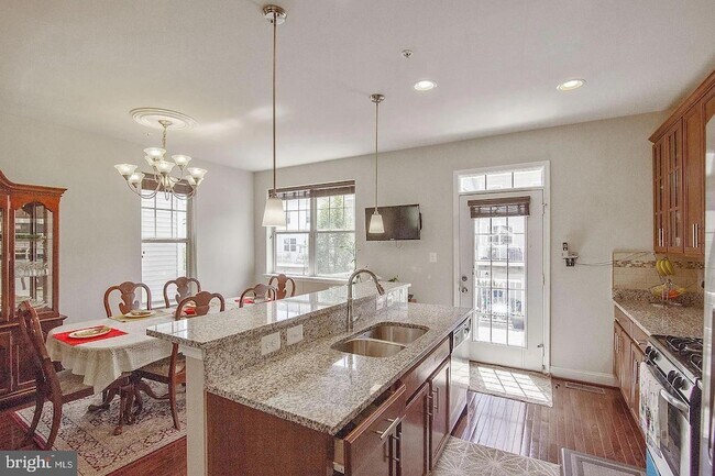 Building Photo - 11882 Country Squire Way