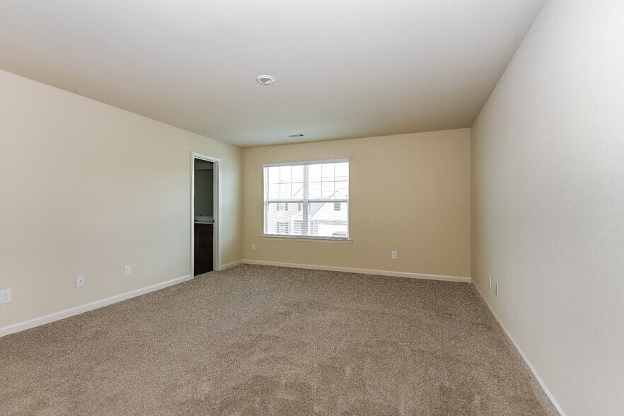 Building Photo - 151 Innis Brk Cir
