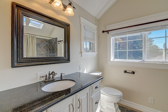 Building Photo - 5042 7th Ave NE