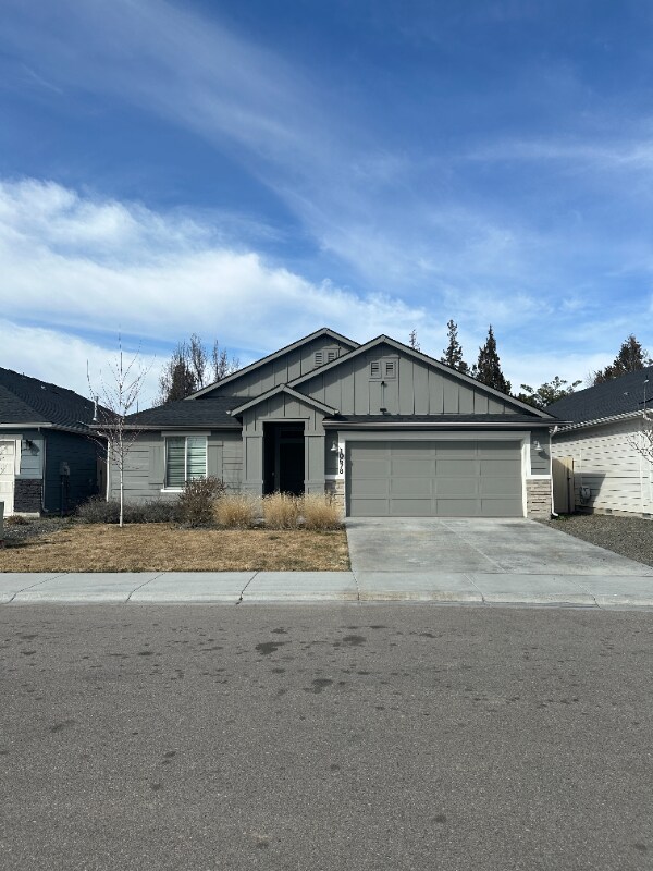 Building Photo - 10678 W Camas St