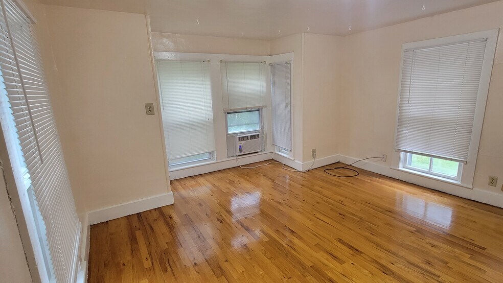 Building Photo - 1333 Connecticut St