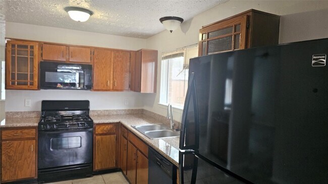 Building Photo - 2610 Strait Ln