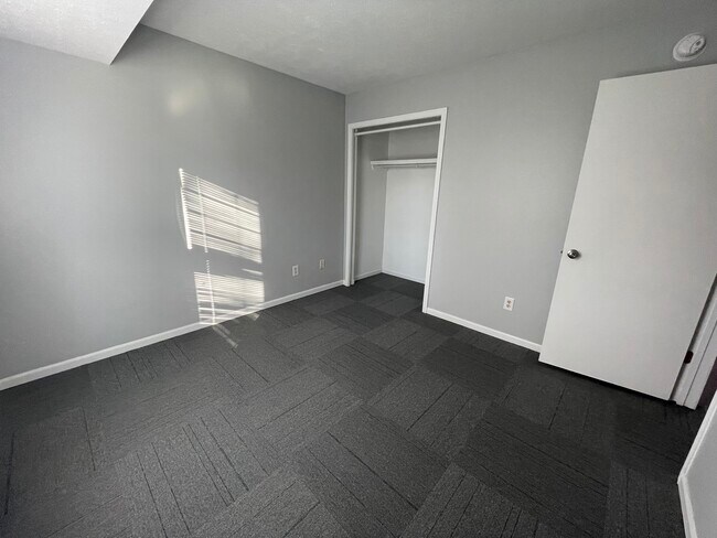 Building Photo - 356 Stone Creek Dr
