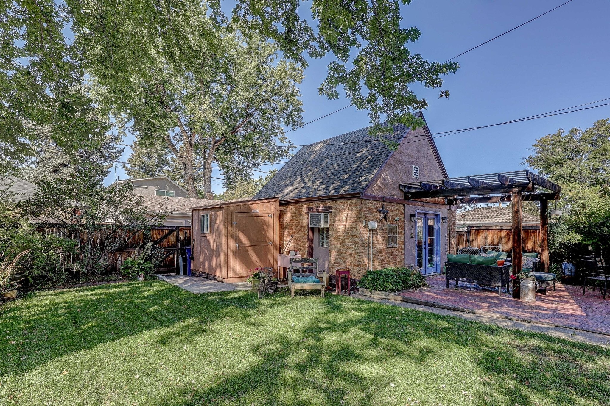 Building Photo - 1219 S Corona St