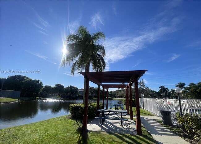 Building Photo - 12760 Vista Isles Dr