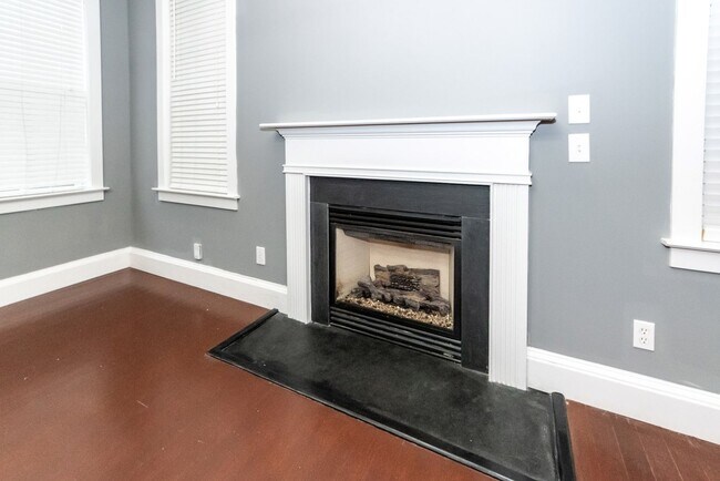 Building Photo - 115 Blackwater Dr