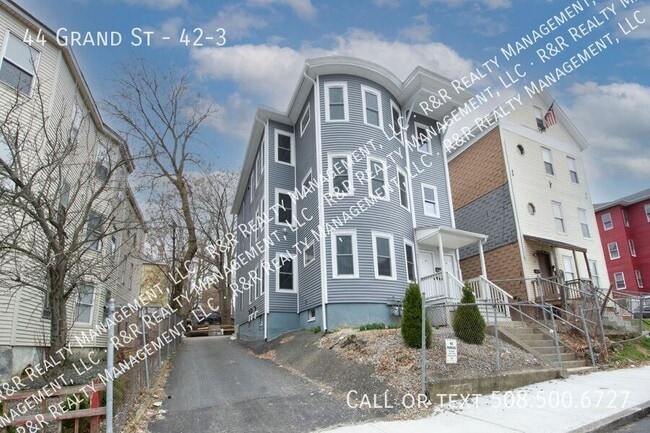 Building Photo - 44 Grand St