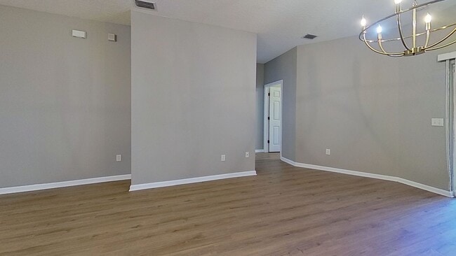 Building Photo - Renovated Condo in the heart of Mandarin