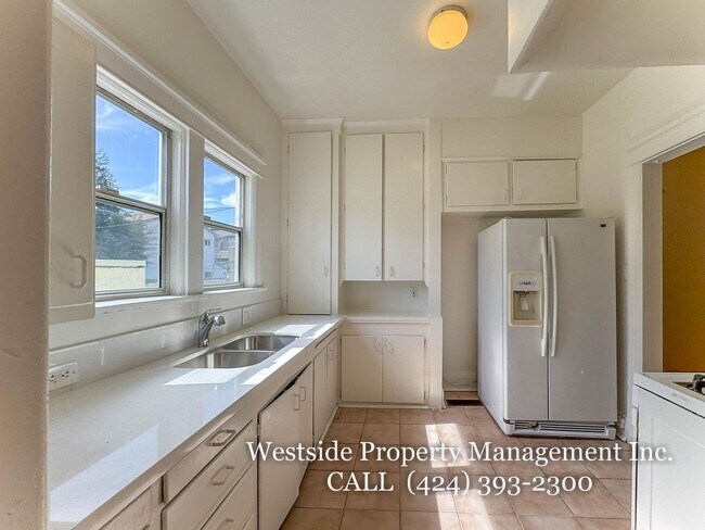 Building Photo - 1315-1317 1/2 N. Stanley Ave.-1315