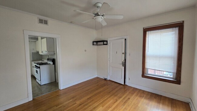 Building Photo - 4107 N Bernard St
