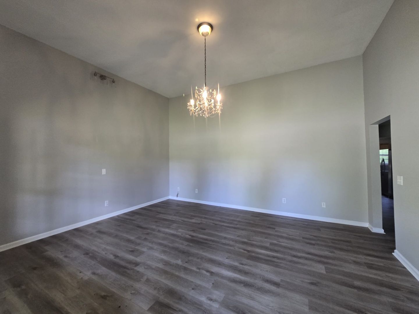 Building Photo - 615 5th Ave E