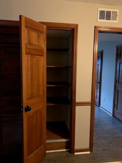 Kitchen pantry - 6020 Sand Wedge Cir