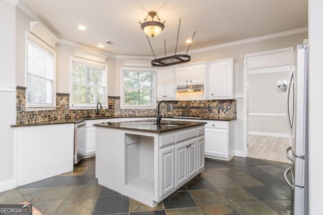 Building Photo - 6710 Timber Cove Pointe