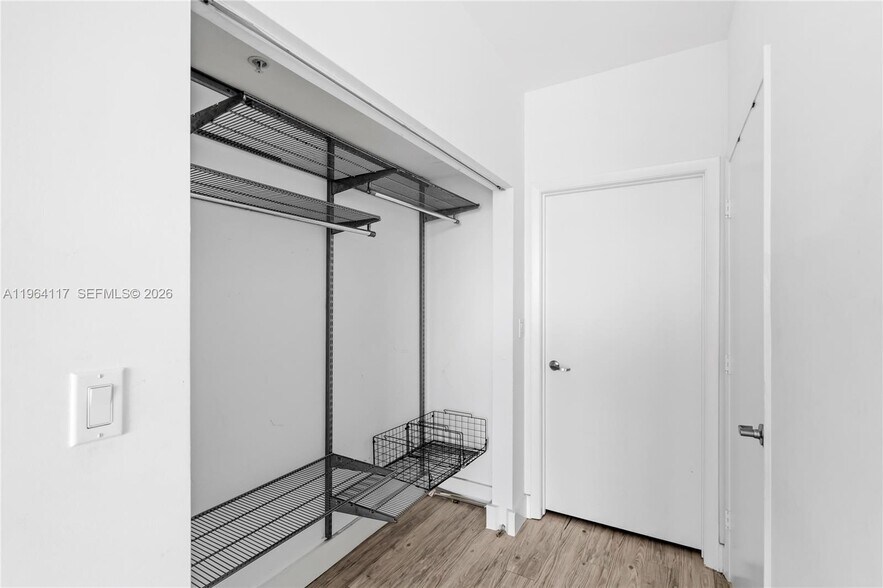 Building Photo - 90 SW 3rd St