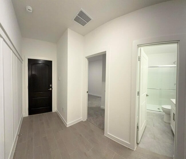 Building Photo - 4715 Bay Vista Dr