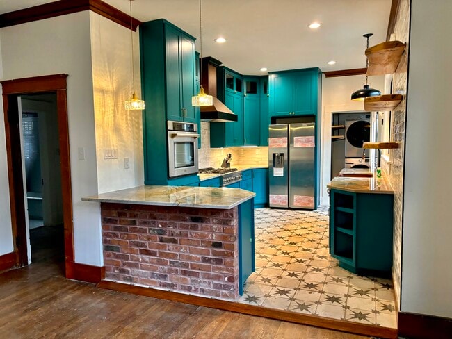 Kitchen - 1939 Nelson Ave
