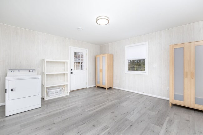 Building Photo - 92 Indian Hill Rd