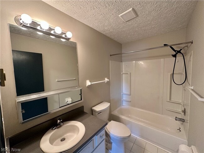 Building Photo - 233 Brunswick Dr