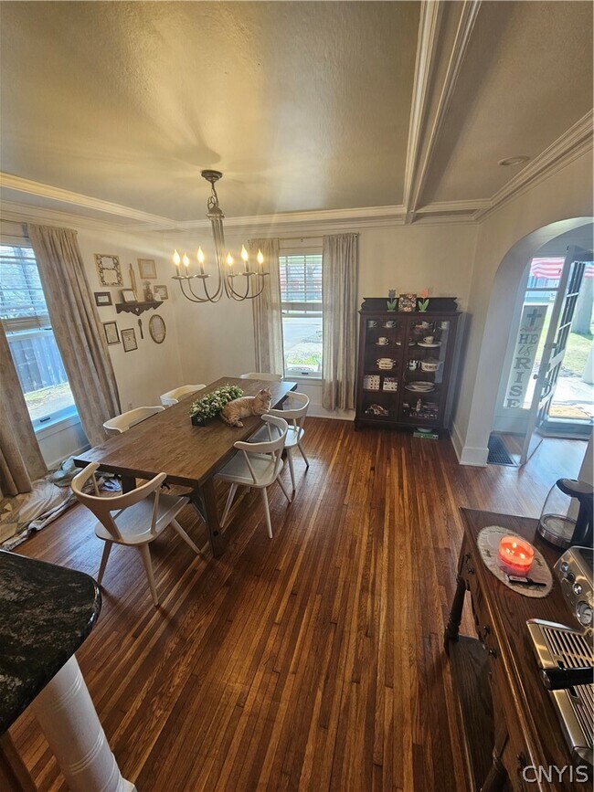 Building Photo - 204 S Broad St