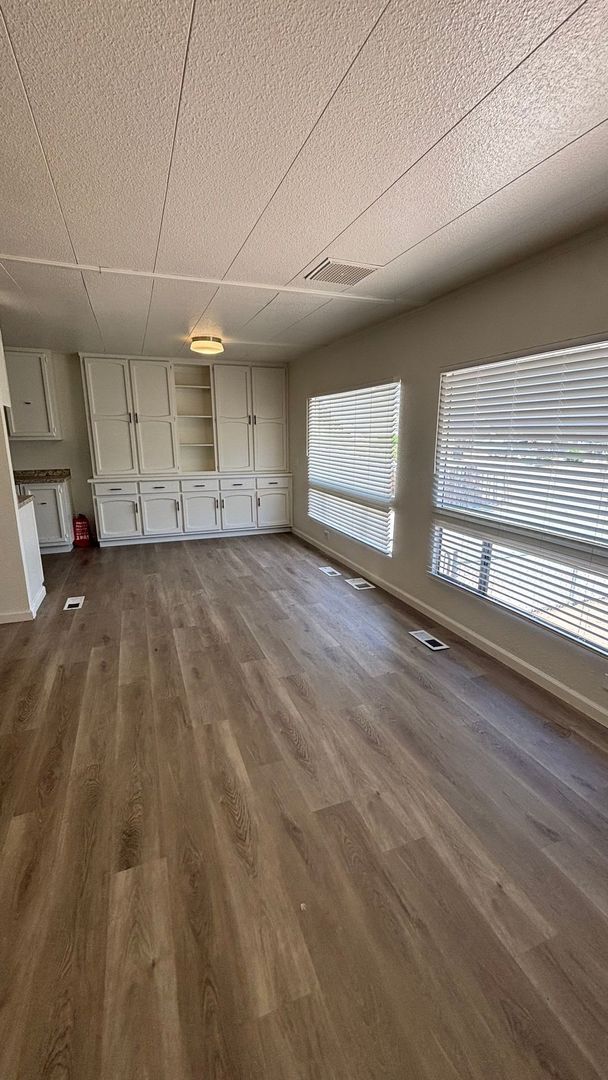 Building Photo - Updated 3 bedroom, 2 bathroom mobile!