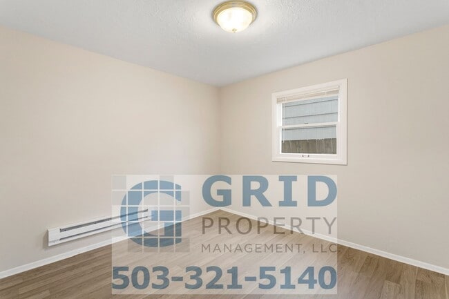 Building Photo - 3 Bedroom Home - Large Corner Lot - SE Portland!