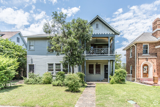 Building Photo - 239 E. Lullwood Ave.