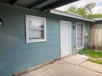 Building Photo - Affordable Townhome