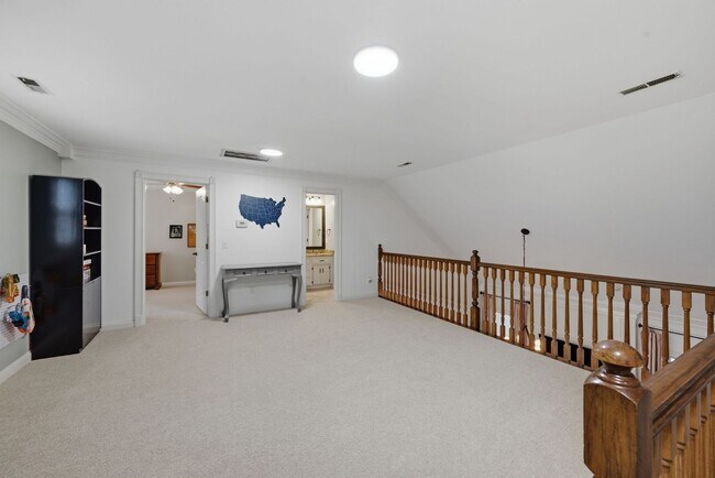 Building Photo - 1733 Carriage Ct