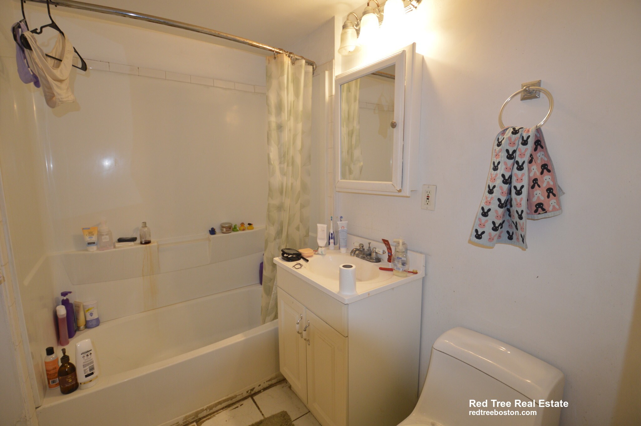 Building Photo - 324 St Paul St