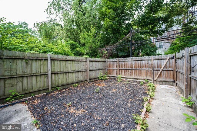 Building Photo - 5847 Willows Ave