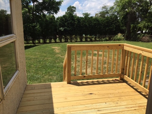 Fenced yard with back deck - friendly neighbors - 2600 West Skippack Pike