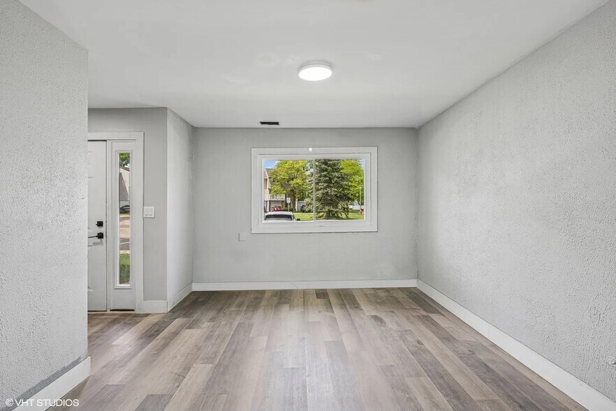 Building Photo - 1130 Sandpiper Ct