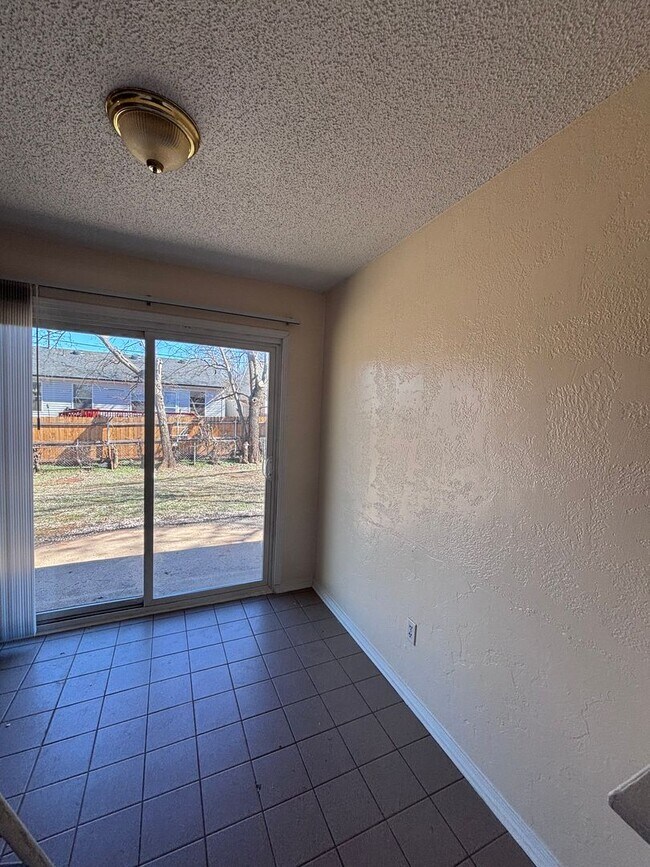 Building Photo - 2423 Kiowa Way