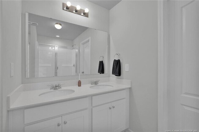 Building Photo - 156 Chinook Ln
