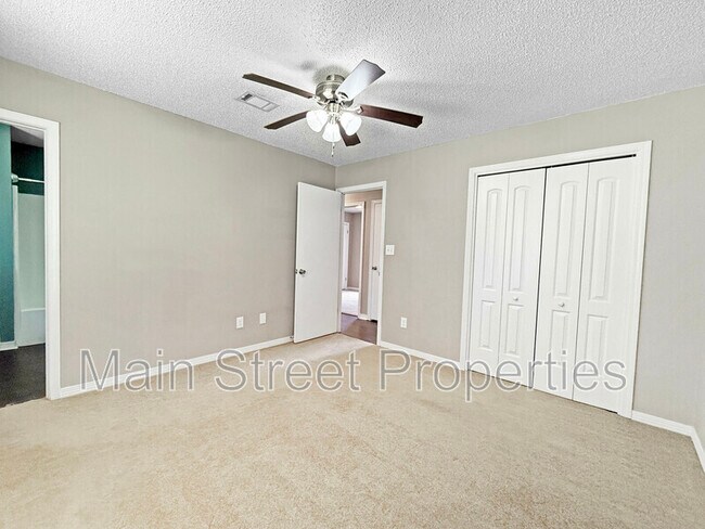Building Photo - 7524 Sandy Creek Dr