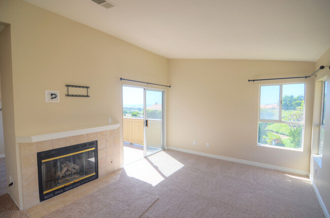 Building Photo - Ocean View 2 Bedroom 2 Bath Condo - Ritz P...