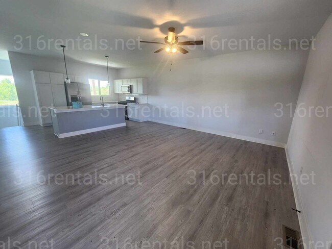 Building Photo - 8729-8731 E Summerside Pl