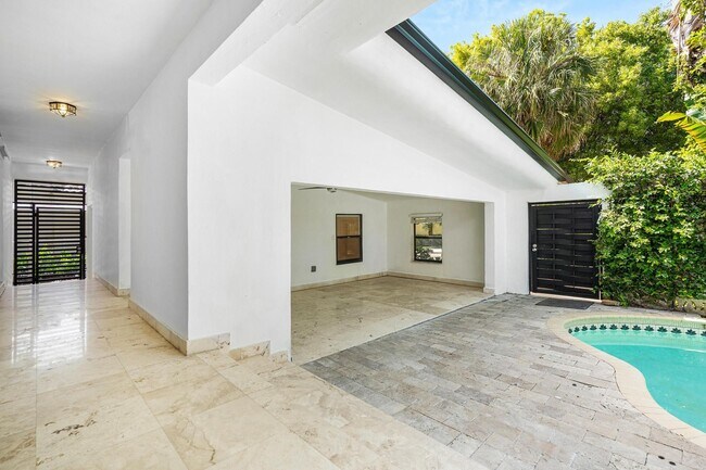 Building Photo - 7810 Beach View Dr